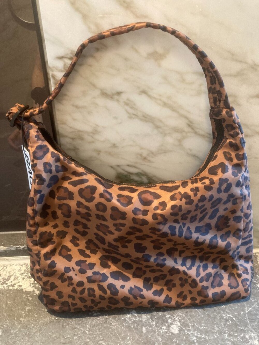 BAGGU Leopard Nylon Crescent Shoulder Bag Brown Animal Print Lightweight Zip Tot